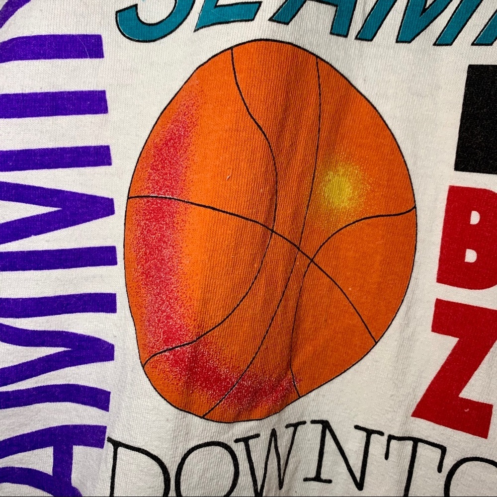Vintage 1980s Basketball Graphic V-Neck Tee - Picture 4 of 8